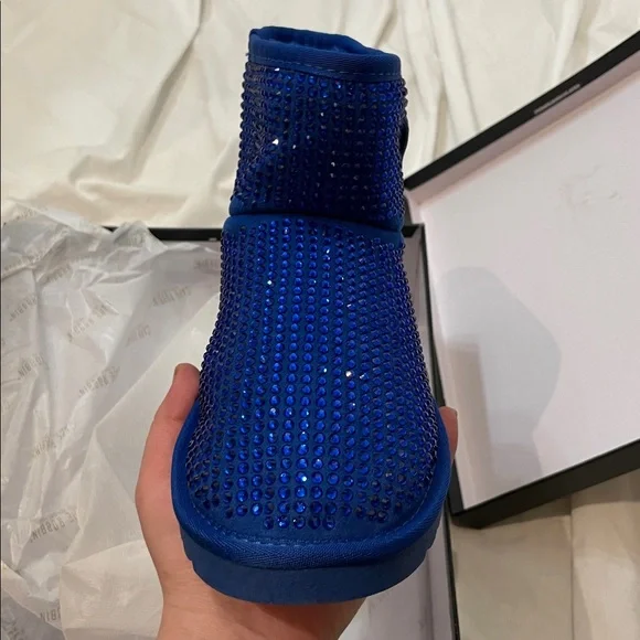 •CAPE ROBBIN• “Lindak” Rhinestone Suede Fur-Lined Booties - Blue // NIB - Picture 9 of 13